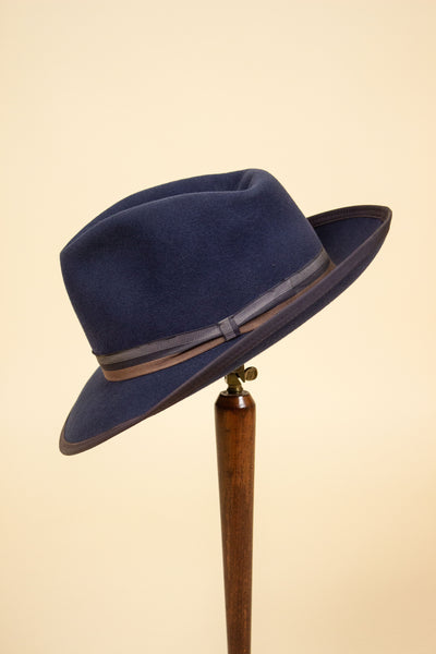 SWEDISH 1910S/1920S BLUE FELT HAT BY KH. SIZE 55,5