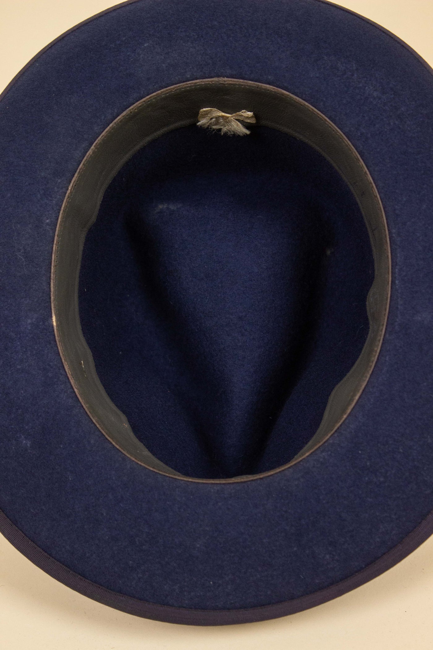 SWEDISH 1910S/1920S BLUE FELT HAT BY KH. SIZE 55,5