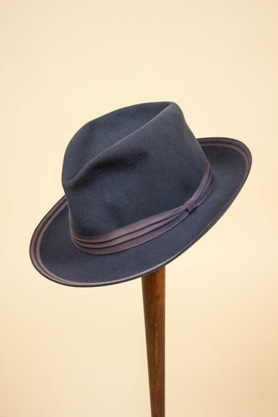 ITALIAN 1920S/1930S PETROL BLUE FELT HAT BY A-HATTEN. SIZE 57