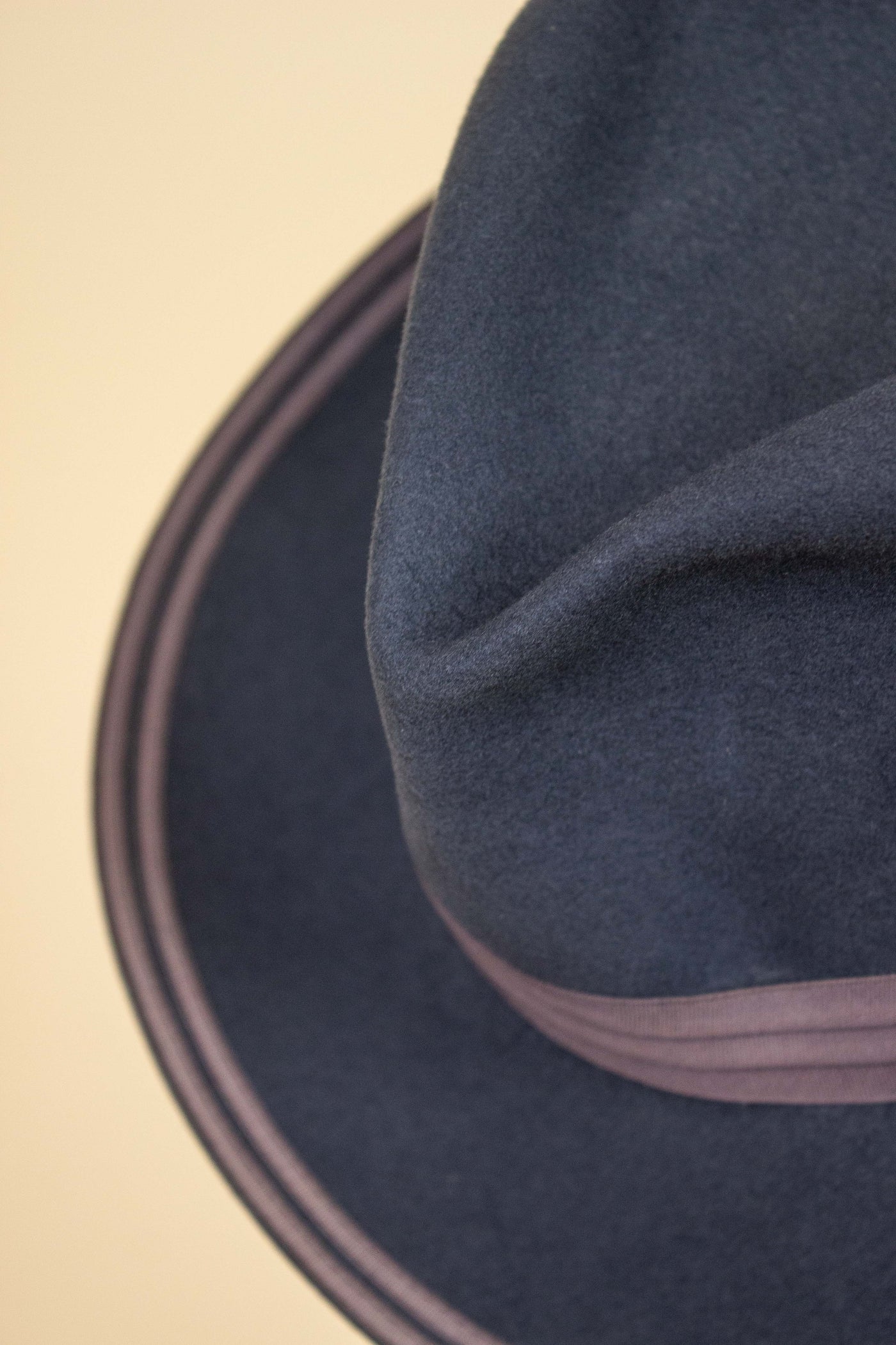 ITALIAN 1920S/1930S PETROL BLUE FELT HAT BY A-HATTEN. SIZE 57