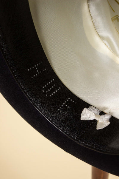 ITALIAN 1950S/1960S BLACK FEDORA BY BORSALINO. SIZE CA EU 57