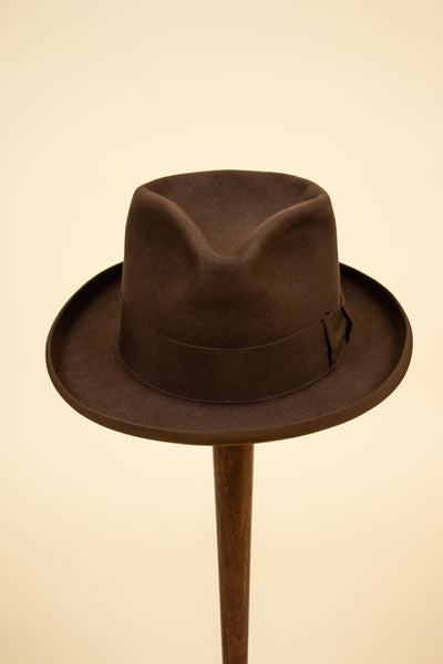 ITALIAN 1930S/1940S MID-BROWN HOMBURG HAT BY BORSALINO. SIZE EU 57