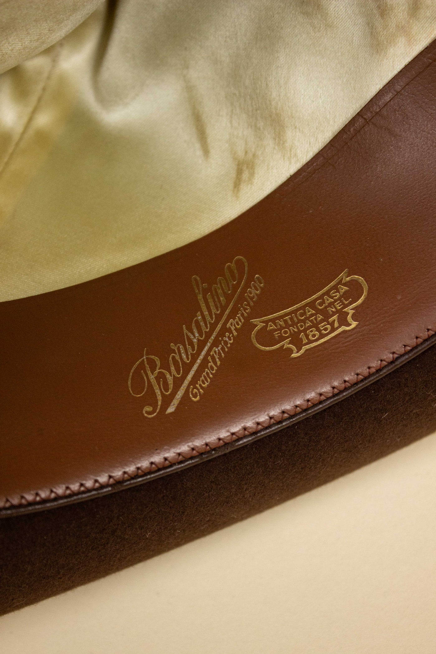 ITALIAN 1930S/1940S MID-BROWN HOMBURG HAT BY BORSALINO. SIZE EU 57