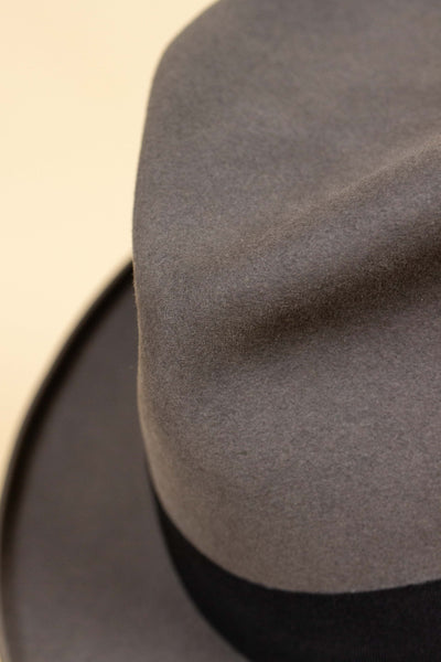 ITALIAN 1930S/1940S MID-GREY HOMBURG HAT BY REX BARBISIO. SIZE CA EU 58