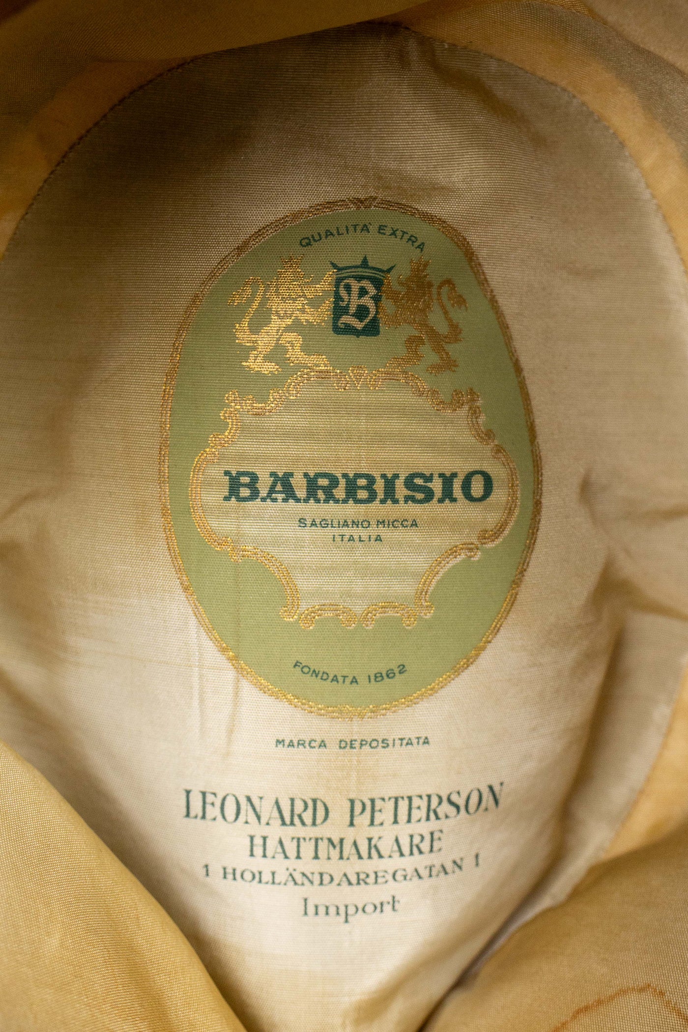 ITALIAN 1930S/1940S BROWN FEDORA HAT BY BARBISIO. SIZE CA EU 55