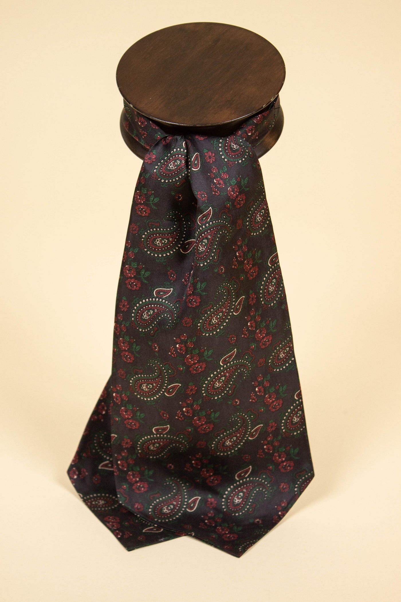 ITALIAN BLACK/RED/GREEN 100% SILK PAISLEY ASCOT TIE