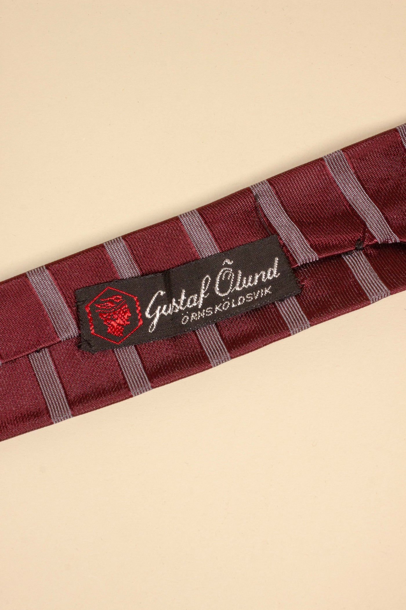 1930s/1940s Swedish burgundy necktie with grey horisontal stripes