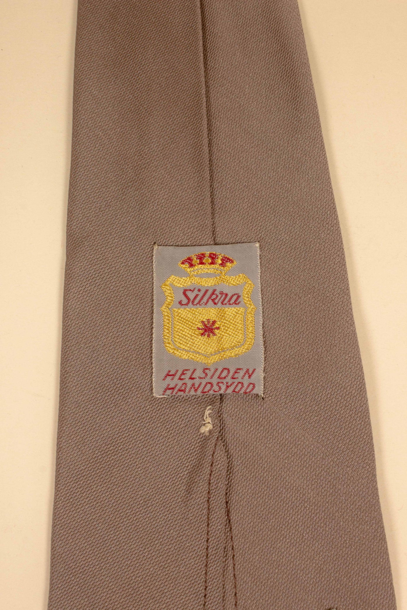 1940s/1950s beige silk necktie