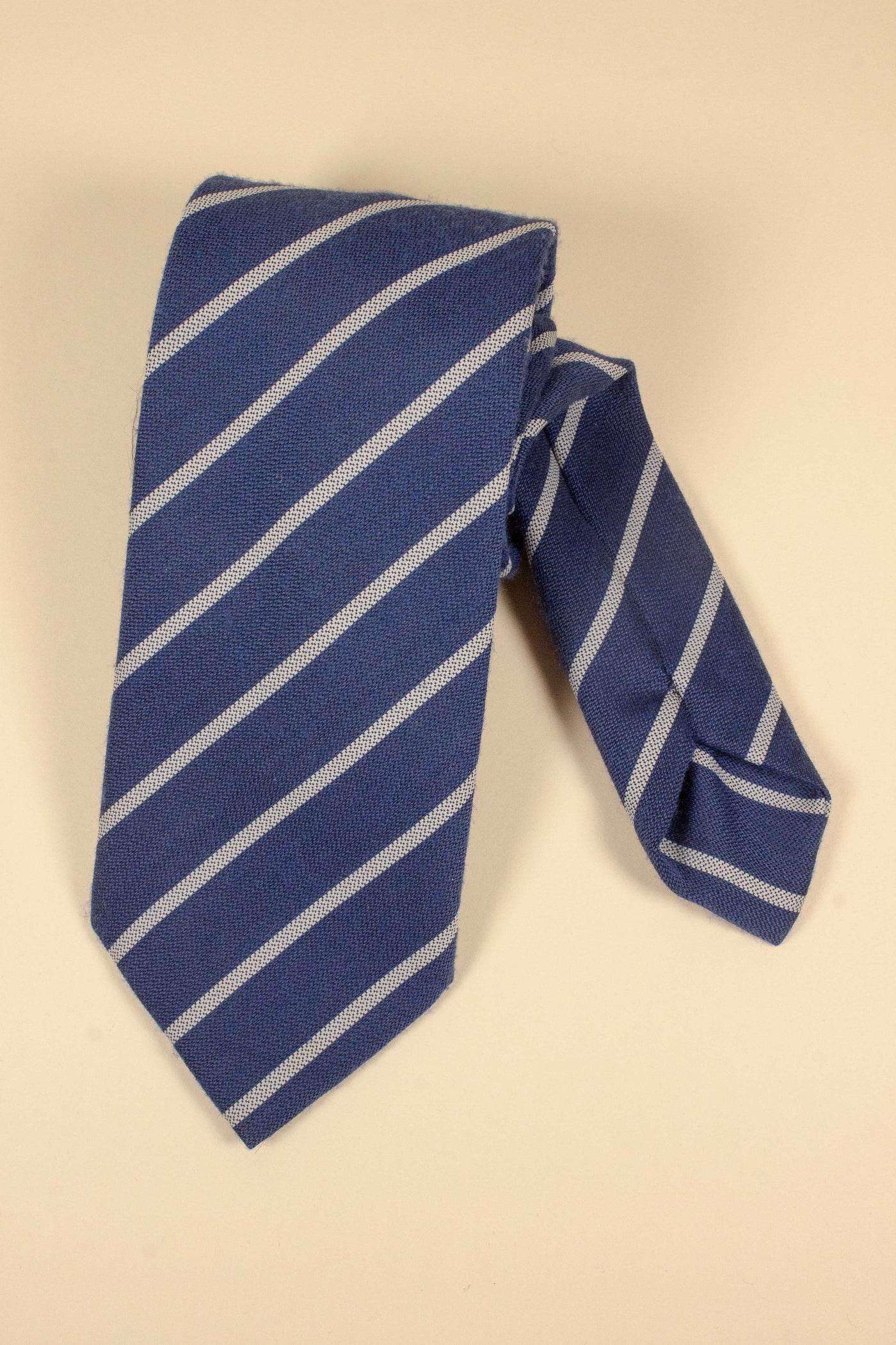 SWEDISH 1950S/1960S MEDIUM BLUE WOOL TIE WITH WHITE DIAGONAL STRIPES