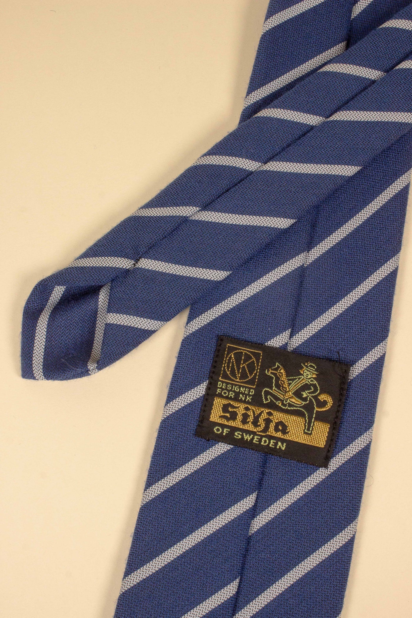 SWEDISH 1950S/1960S MEDIUM BLUE WOOL TIE WITH WHITE DIAGONAL STRIPES