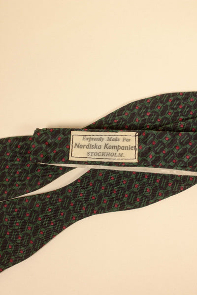 1930s/1940s green bow tie with black and red pattern