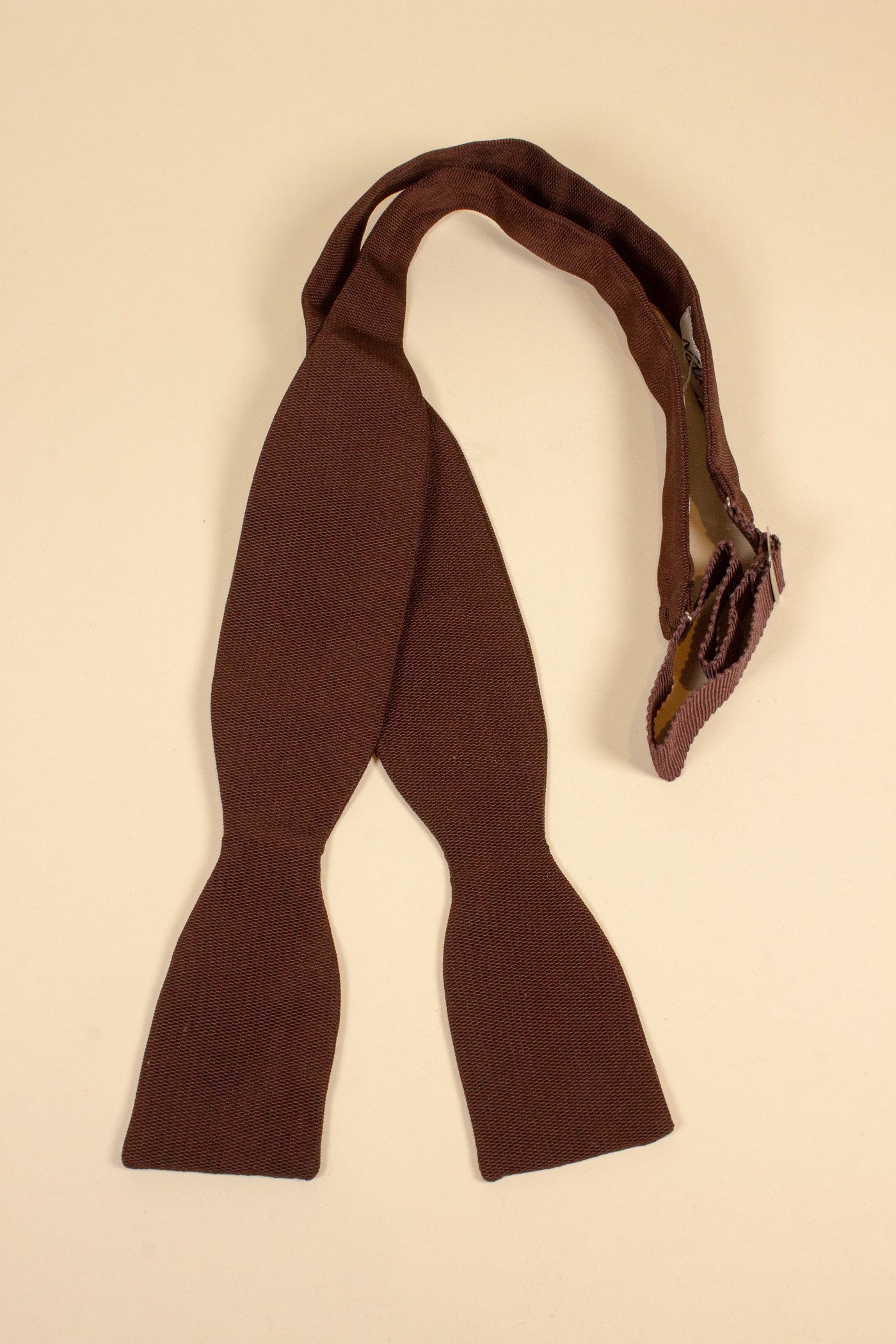 1940s/1950s dark brown silk bow tie