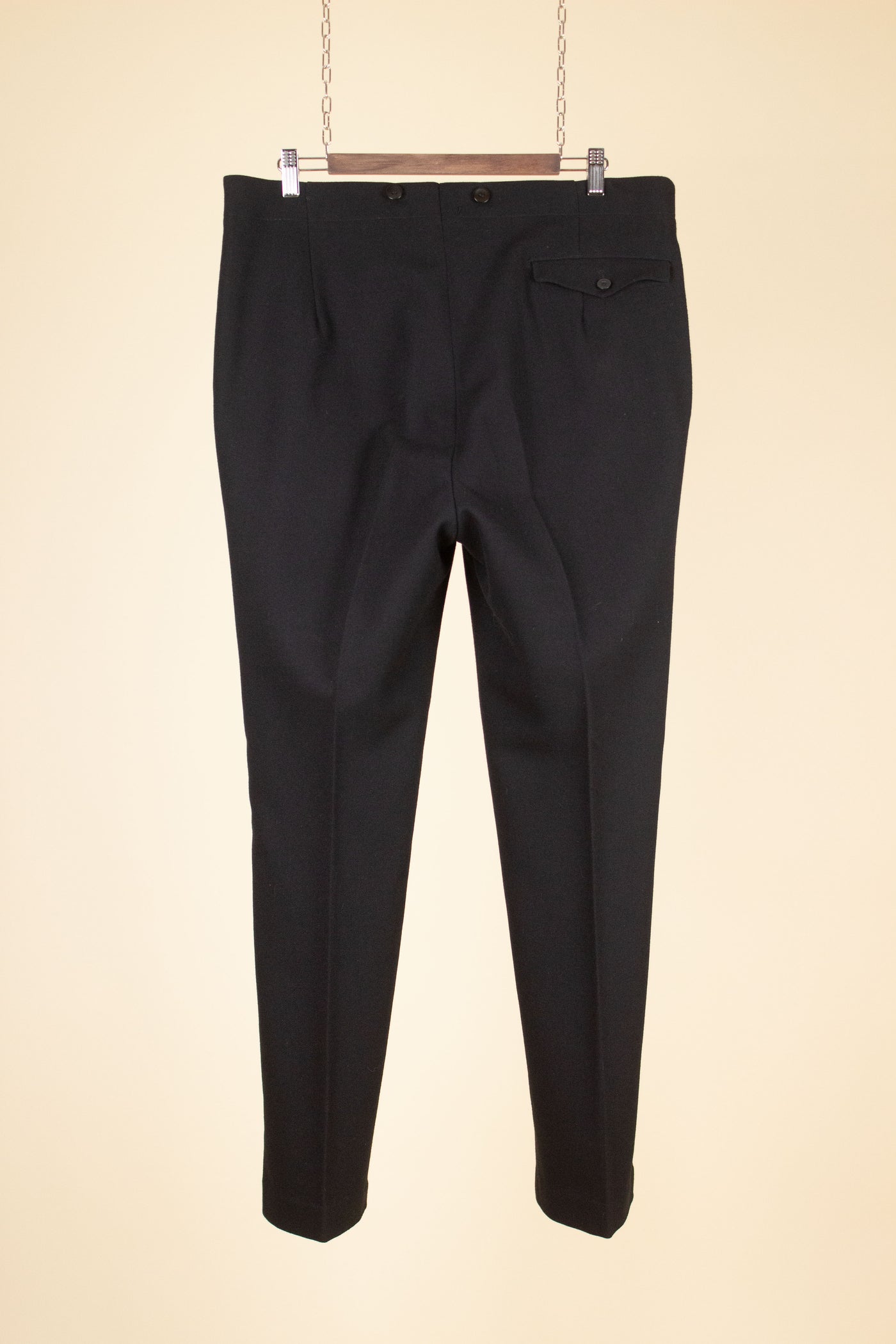 SWEDISH 1940S/1950S BLACK TWO PIECE DOUBLE BREASTED SUIT. SIZE CA EU 52-54