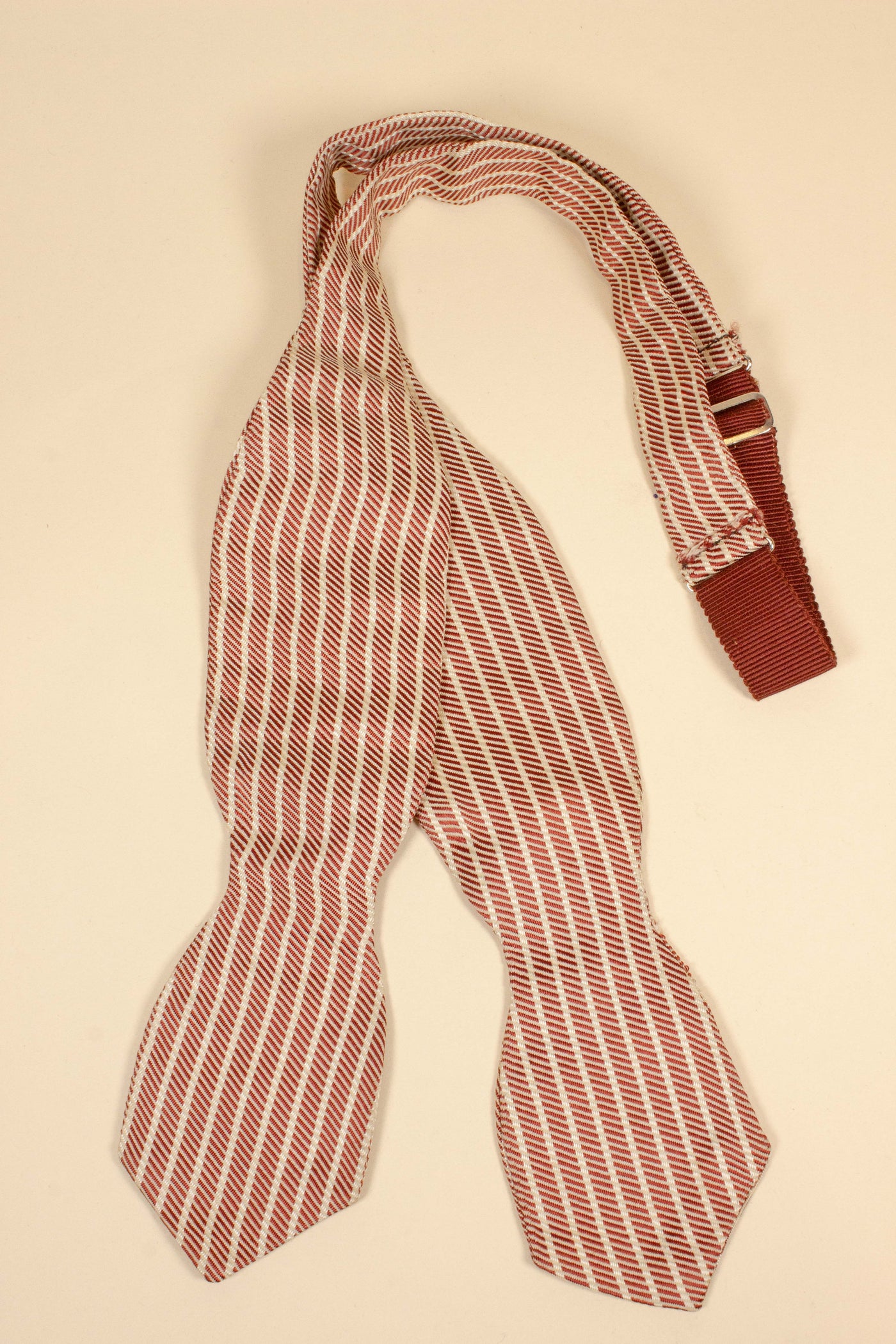 1940s/1950s red and white bow tie