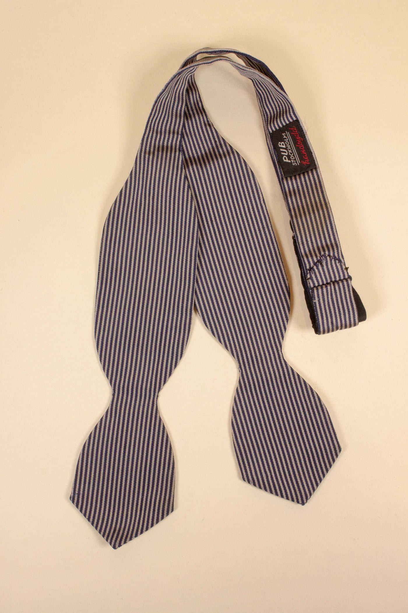 1940s/1950s dark blue and white striped bow tie