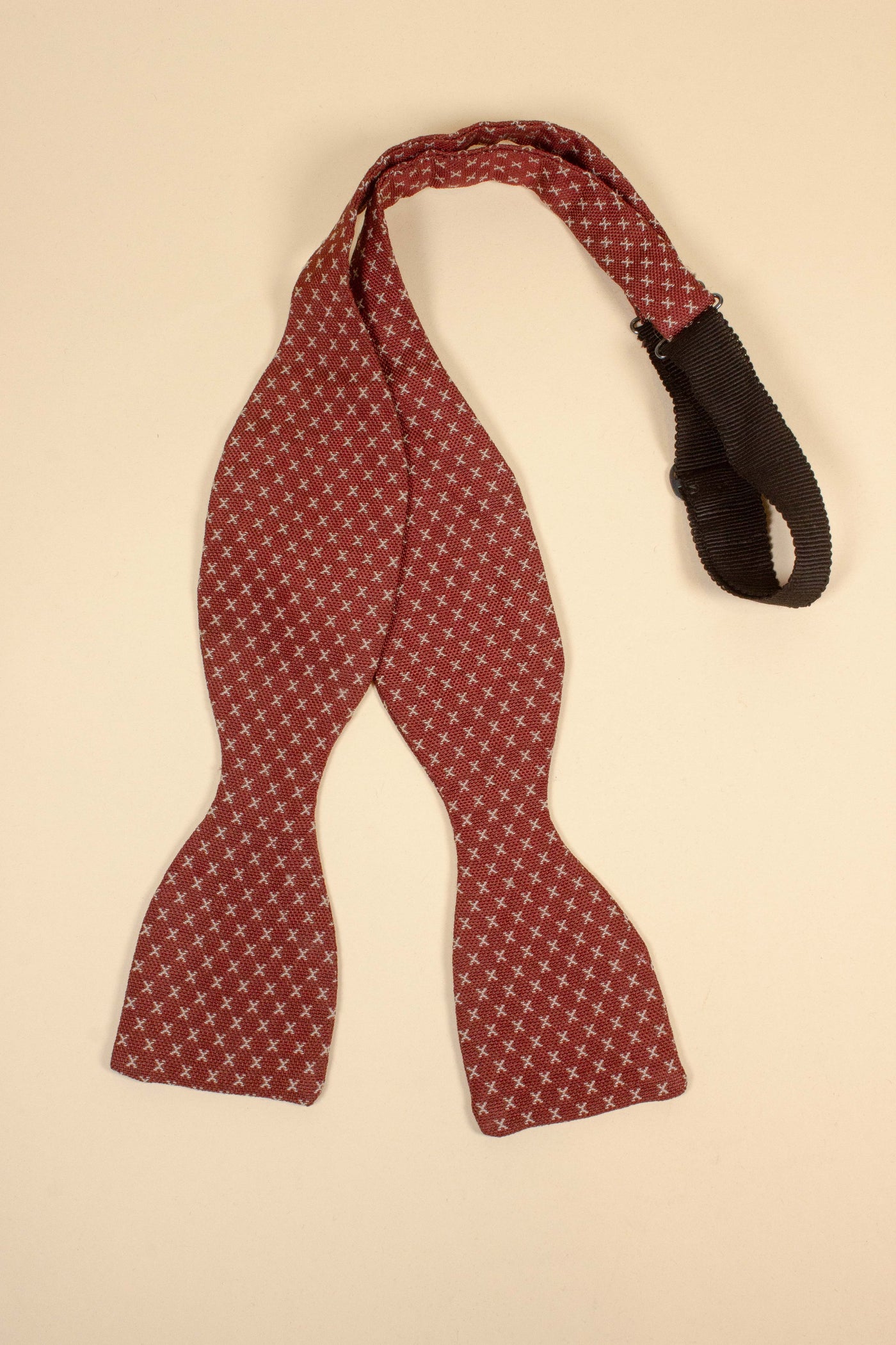 1940s/1950s red bow tie with white pattern