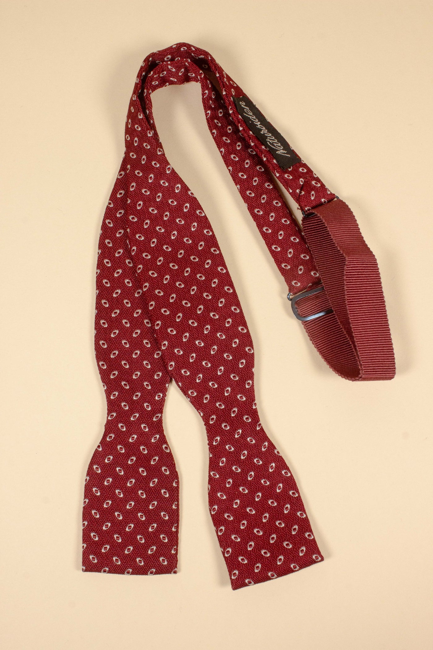 SWEDISH 1950S/1960S RED BOW TIE WITH WHITE PATTERN