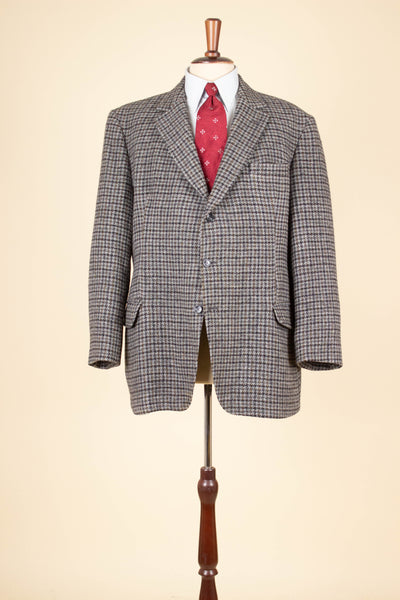 NORWEGIAN 1950S/1960S GREY HARRIS TWEED HOUNDSTOOTH JACKET BY PIONÉR. SIZE CA EU 54-56