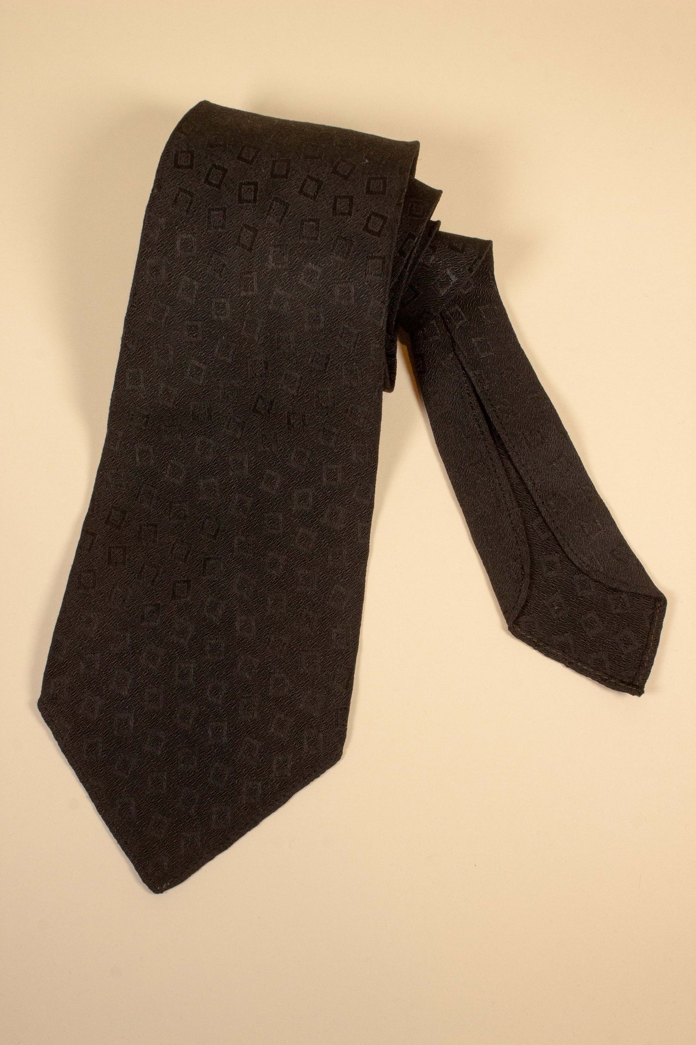 1930s/1940s black necktie with subtle square pattern