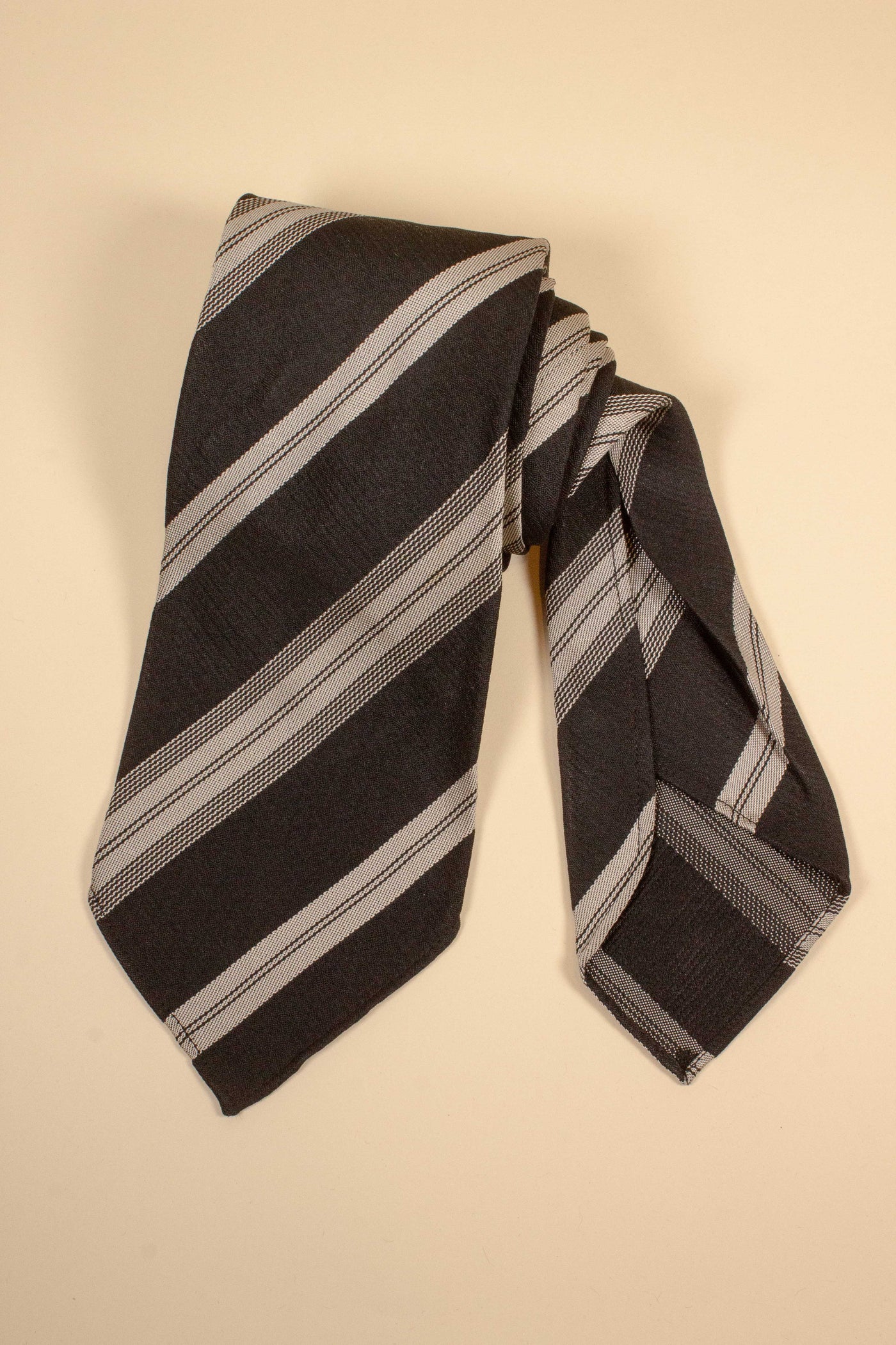 1940s/1950s black silk necktie with silver diagonal fields