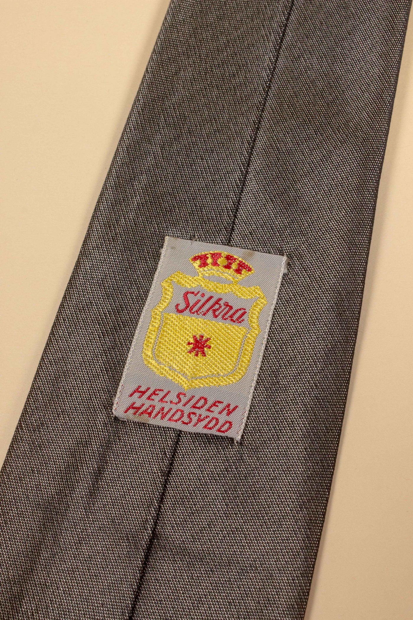 1930s/1940s dark grey necktie