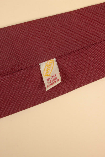 1930s/1940s red necktie with subtle pattern